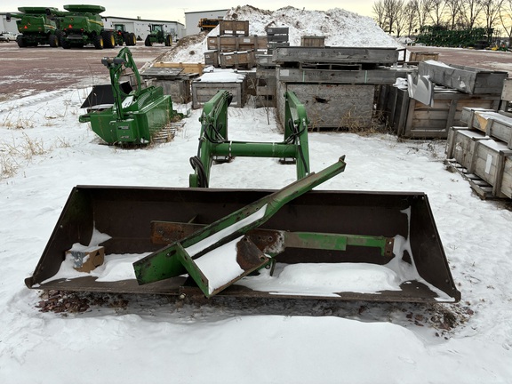John Deere 158 Loader