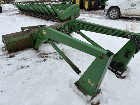 John Deere 158 Loader