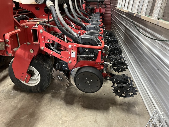 2008 AGCO White 8516 Planter