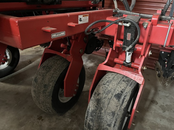 2008 AGCO White 8516 Planter