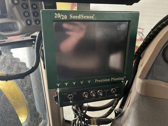 2008 AGCO White 8516 Planter