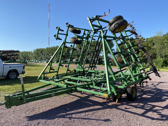 1989 John Deere 960 Field Cultivator