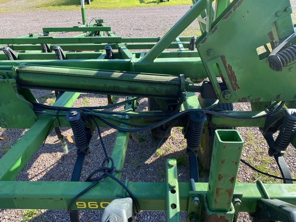 1989 John Deere 960 Field Cultivator
