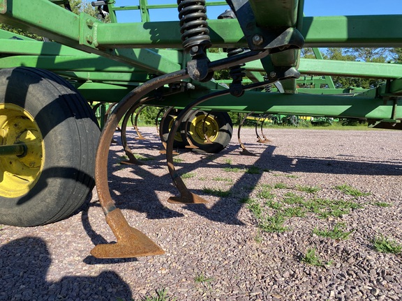 1989 John Deere 960 Field Cultivator