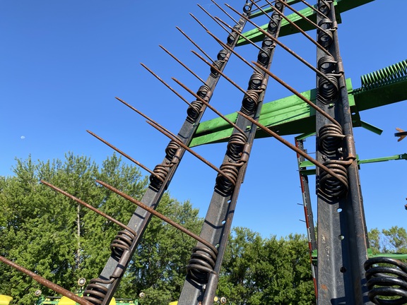 1989 John Deere 960 Field Cultivator