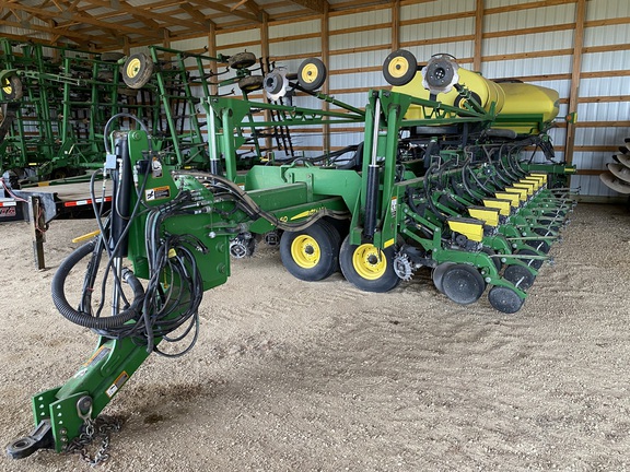 2015 John Deere DB60 Planter