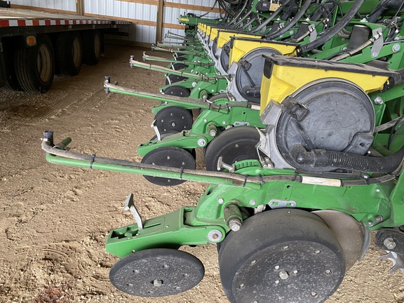 2015 John Deere DB60 Planter