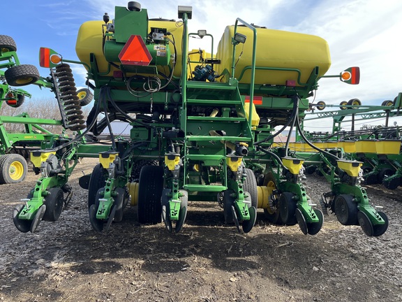 2015 John Deere DB60 Planter
