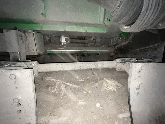 2014 John Deere 608C Header Corn Head