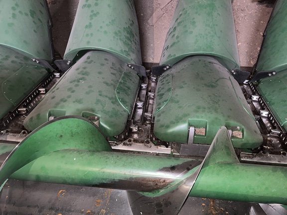 2014 John Deere 608C Header Corn Head