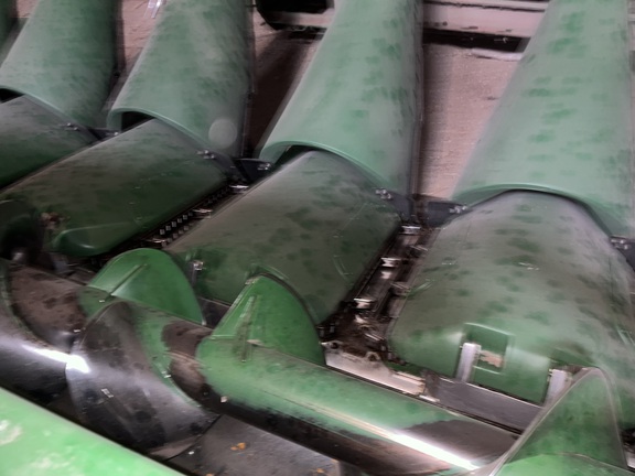 2014 John Deere 608C Header Corn Head