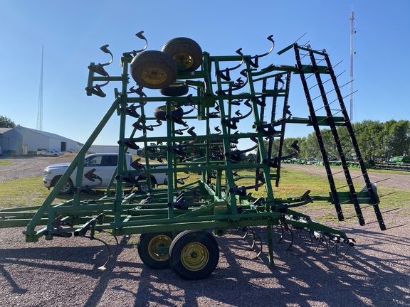 1989 John Deere 960 Field Cultivator