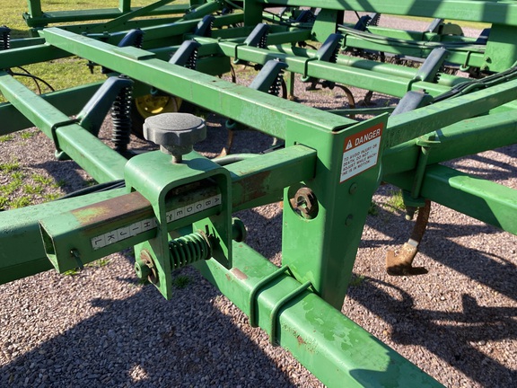 1989 John Deere 960 Field Cultivator
