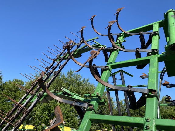 1989 John Deere 960 Field Cultivator