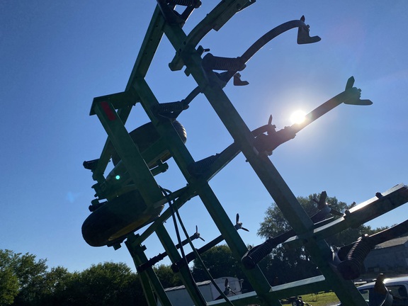 1989 John Deere 960 Field Cultivator