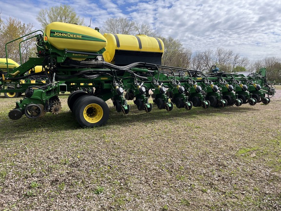 2019 John Deere DB60 Planter