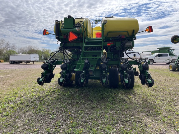 2019 John Deere DB60 Planter