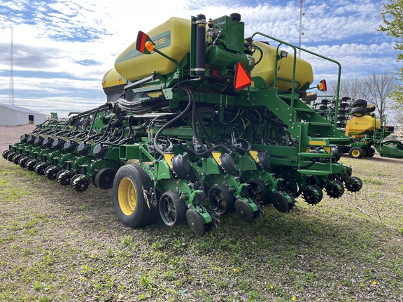 2019 John Deere DB60 Planter