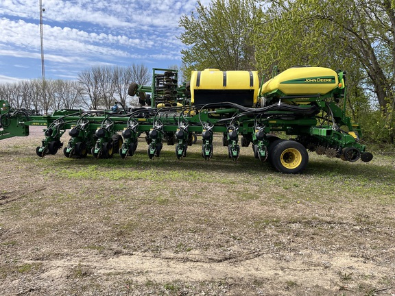 2019 John Deere DB60 Planter