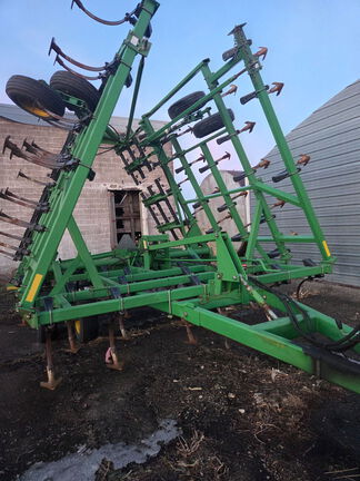 2000 John Deere 980 Field Cultivator