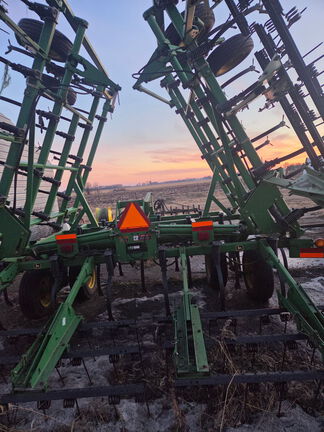 2000 John Deere 980 Field Cultivator
