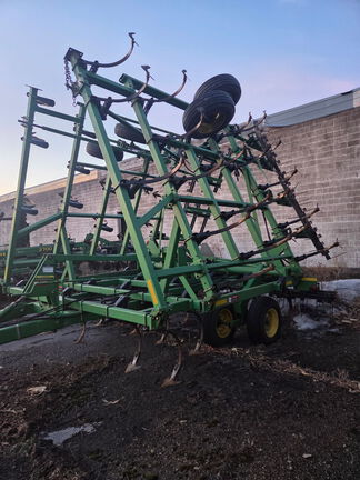 2000 John Deere 980 Field Cultivator