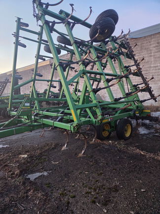 2000 John Deere 980 Field Cultivator