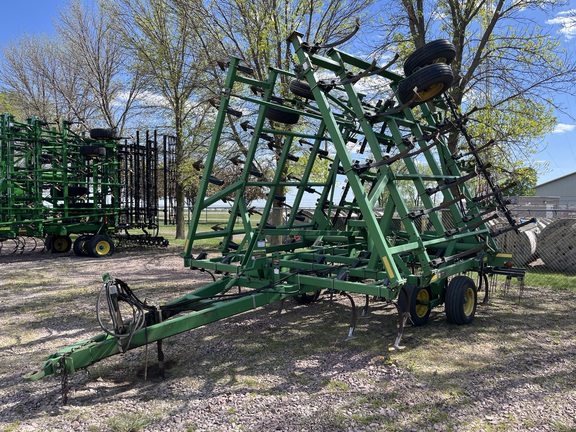 2000 John Deere 980 Field Cultivator