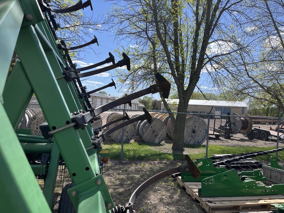 2000 John Deere 980 Field Cultivator