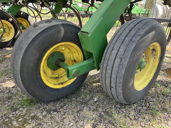 2000 John Deere 980 Field Cultivator