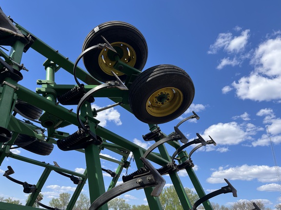2000 John Deere 980 Field Cultivator