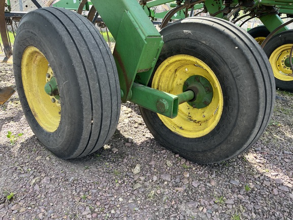 2000 John Deere 980 Field Cultivator