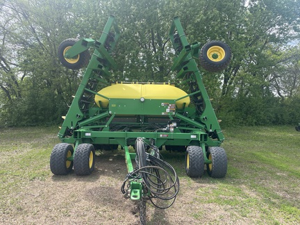2013 John Deere 1990 Air Seeder