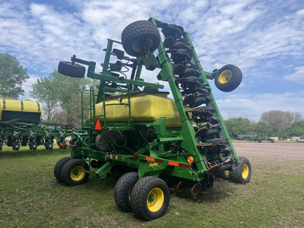 2013 John Deere 1990 Air Seeder