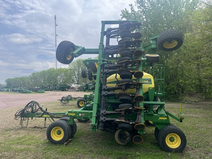 2013 John Deere 1990 Air Seeder