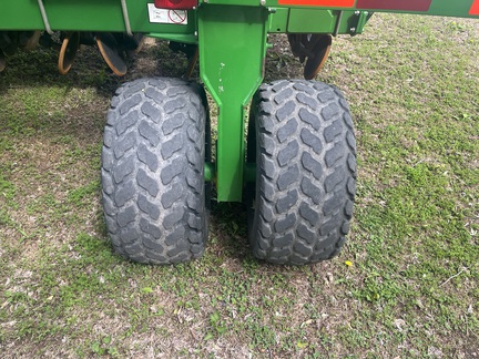 2013 John Deere 1990 Air Seeder