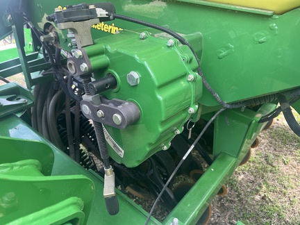 2013 John Deere 1990 Air Seeder