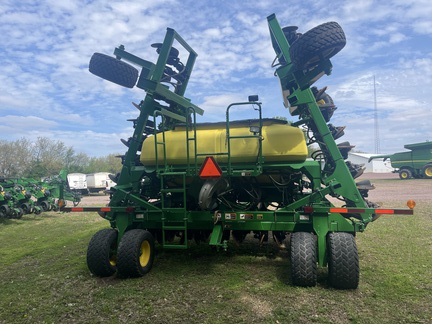 2013 John Deere 1990 Air Seeder