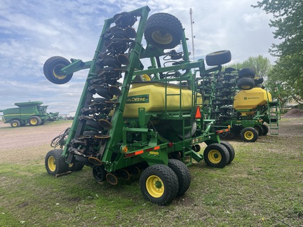 2013 John Deere 1990 Air Seeder