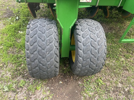 2013 John Deere 1990 Air Seeder