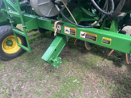 2013 John Deere 1990 Air Seeder