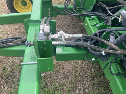 2013 John Deere 1990 Air Seeder