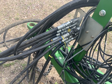 2013 John Deere 1990 Air Seeder
