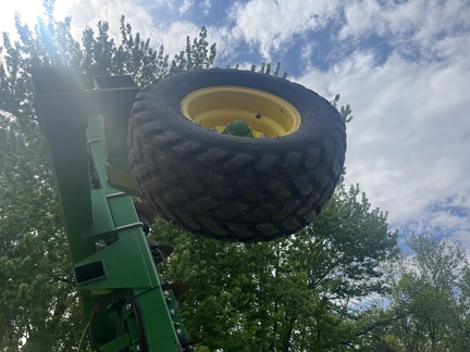 2013 John Deere 1990 Air Seeder