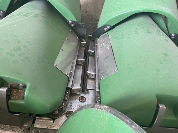 2013 John Deere 608C Header Corn Head