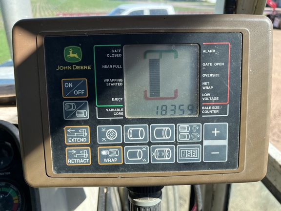 2007 John Deere 568 Baler/Round