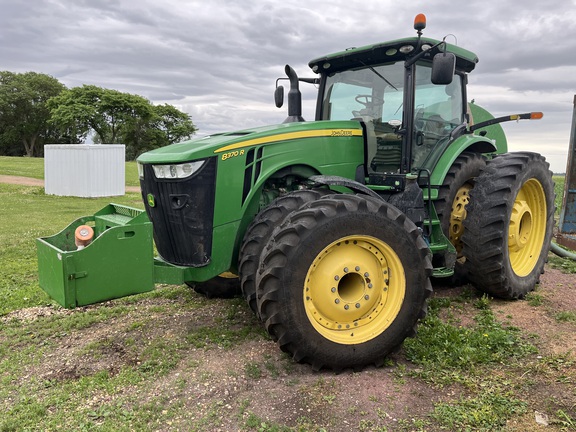 2016 John Deere 8370R Tractor