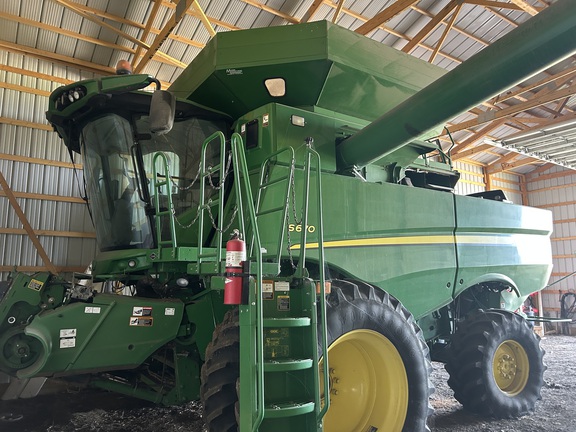 2013 John Deere S670 Combine
