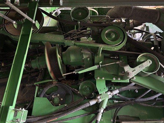 2013 John Deere S670 Combine