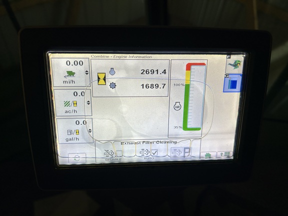 2013 John Deere S670 Combine